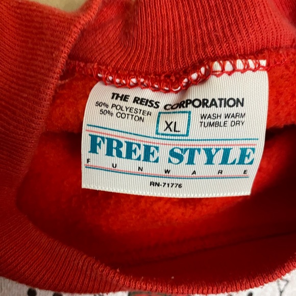 vintage 80’s Teddy Bear Sweatshirt PEACE ON EARTH XL Bears With Hats Reiss - Picture 2 of 4